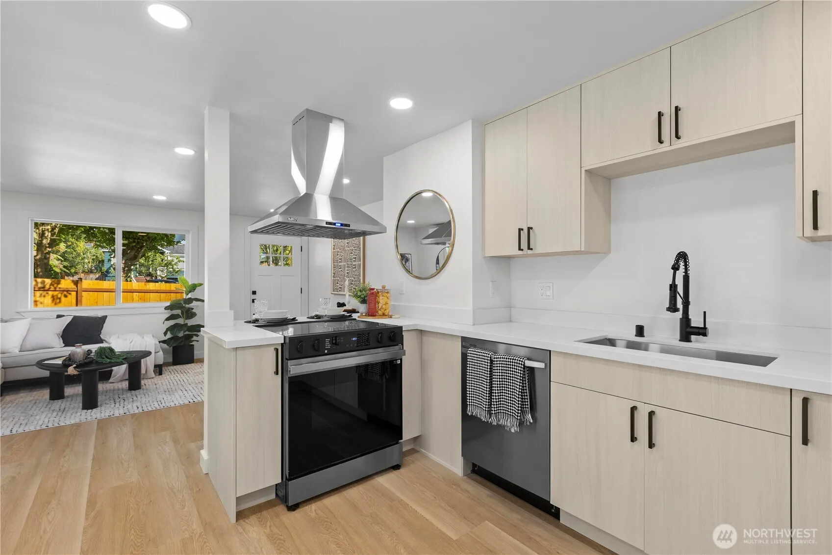 9739 Evanston Avenue N, Seattle, WA 98103