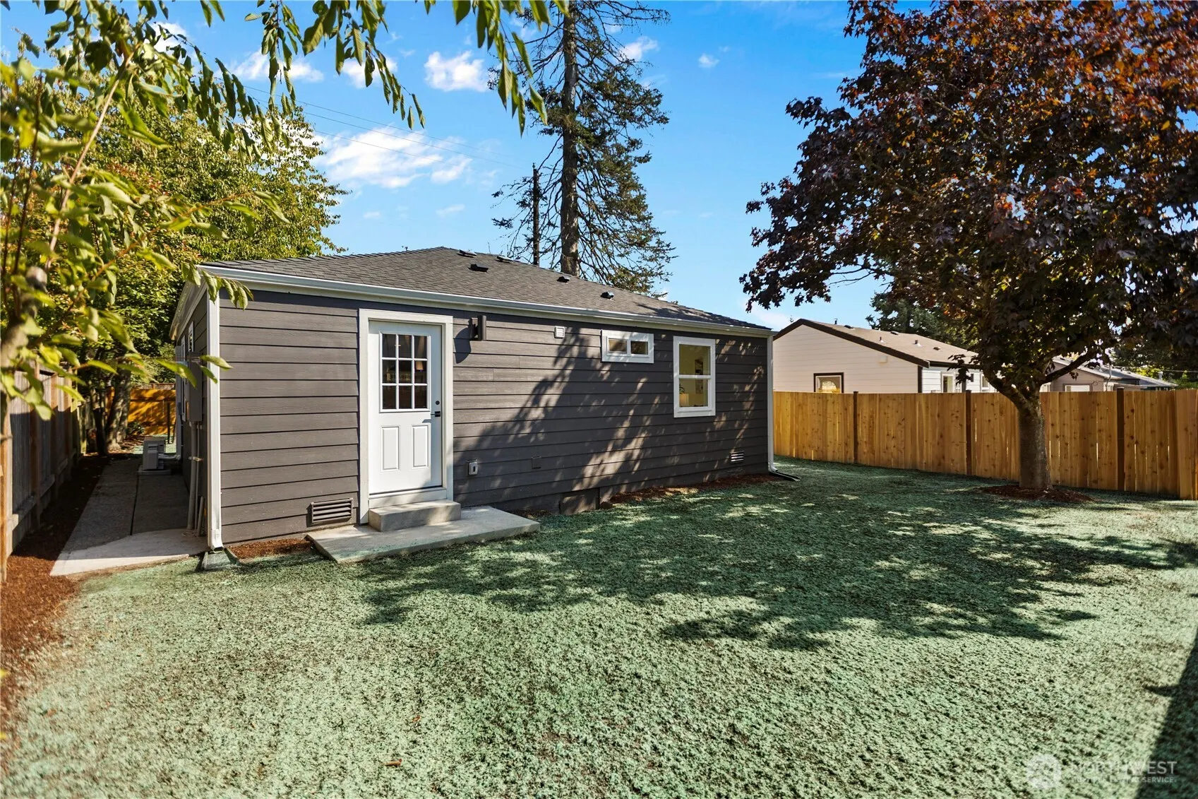 9739 Evanston Avenue N, Seattle, WA 98103