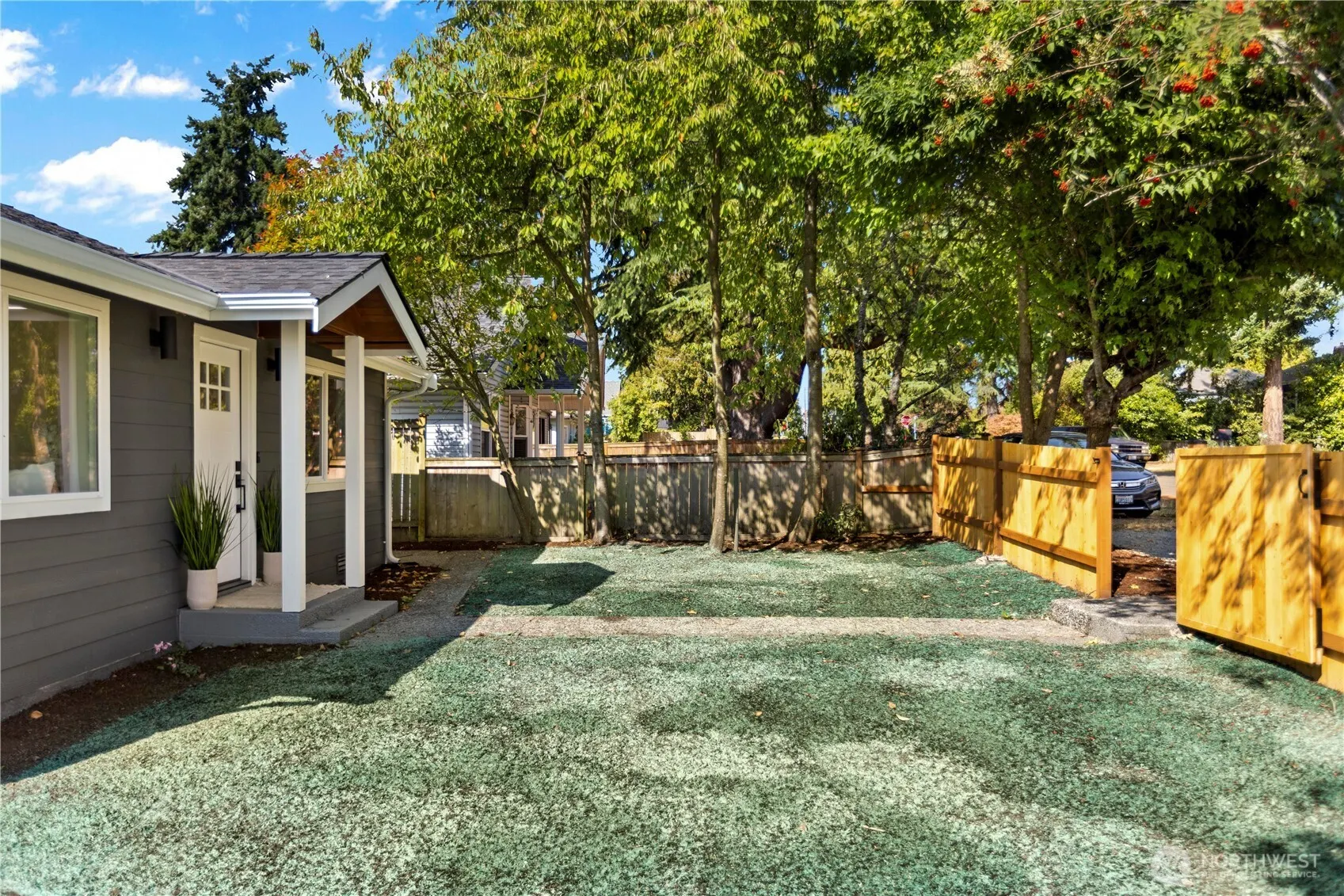 9739 Evanston Avenue N, Seattle, WA 98103