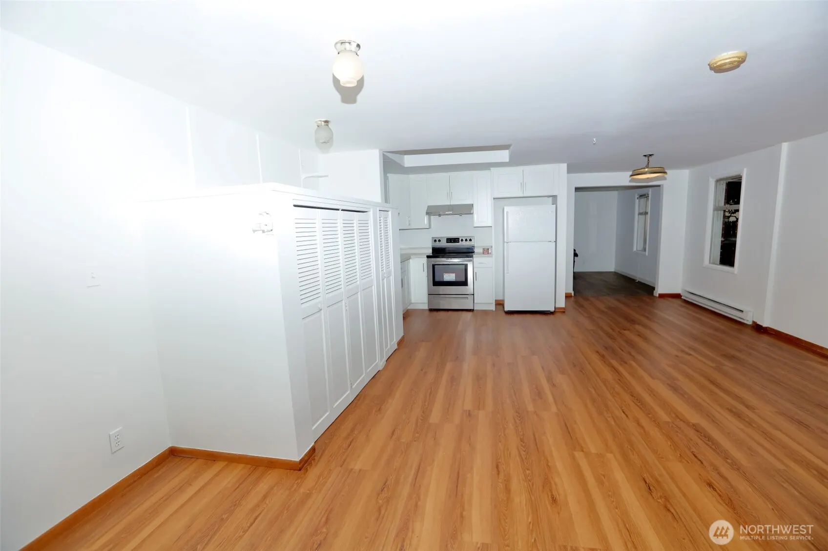 12037 71 st Avenue S, Seattle, WA 98178-4123