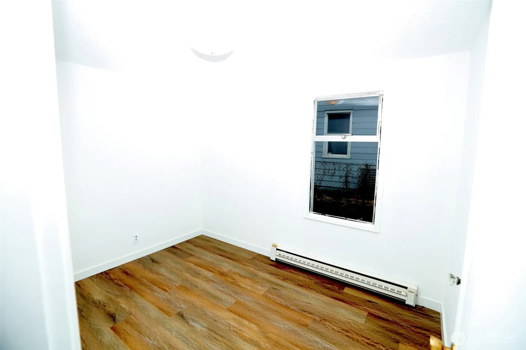 12037 71 st Avenue S, Seattle, WA 98178-4123