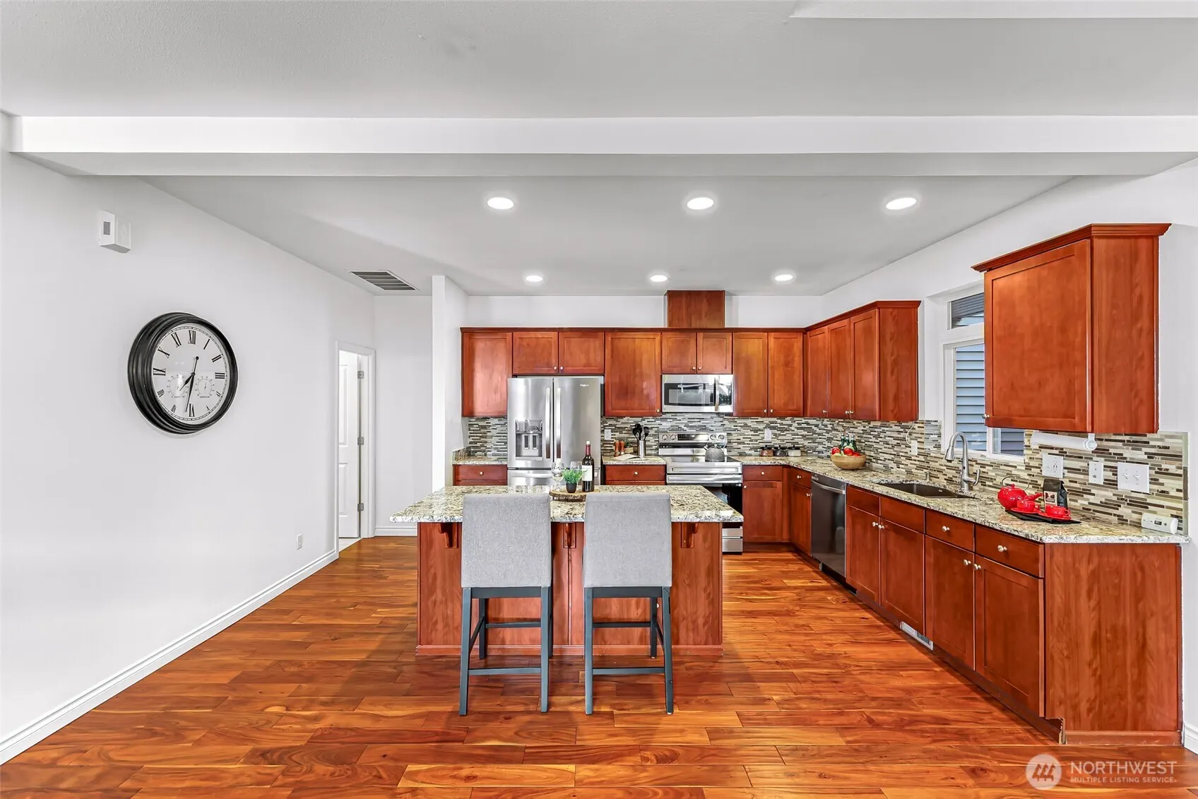 319 196th Place SW #102, Lynnwood, WA 98036