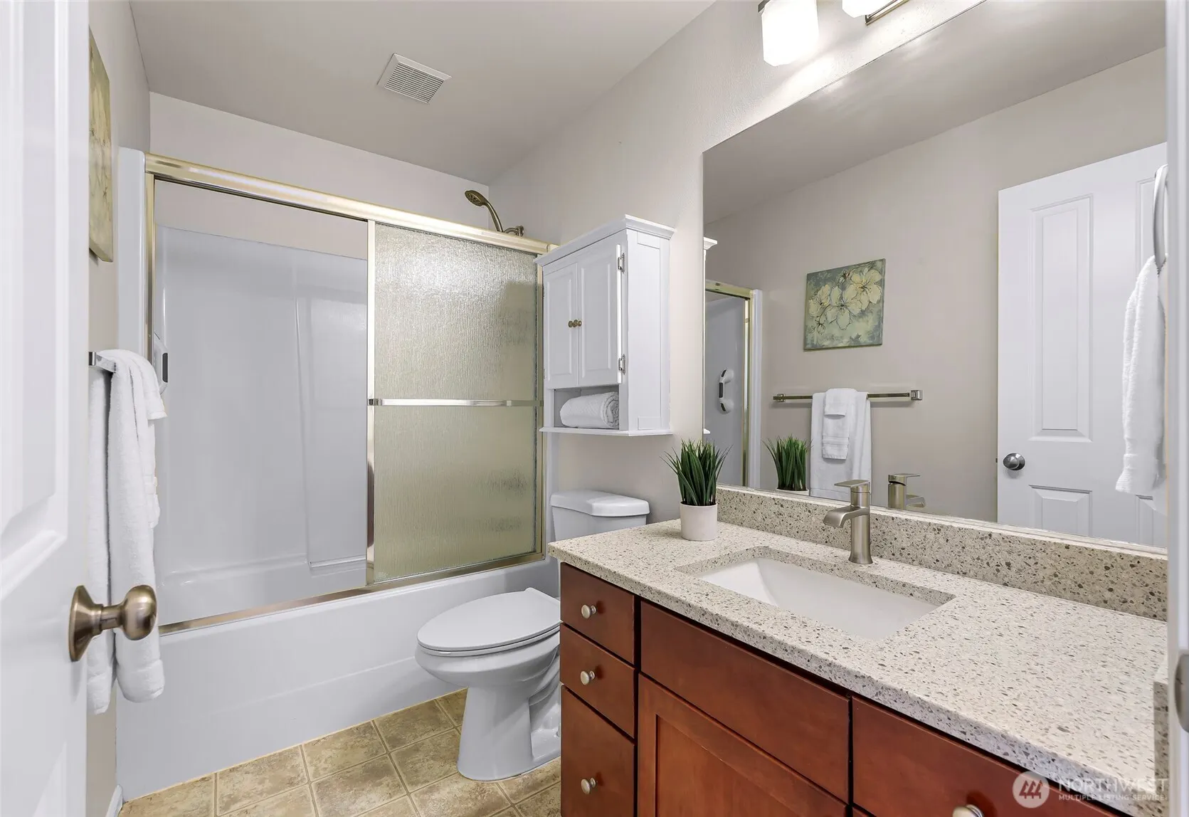 319 196th Place SW #102, Lynnwood, WA 98036