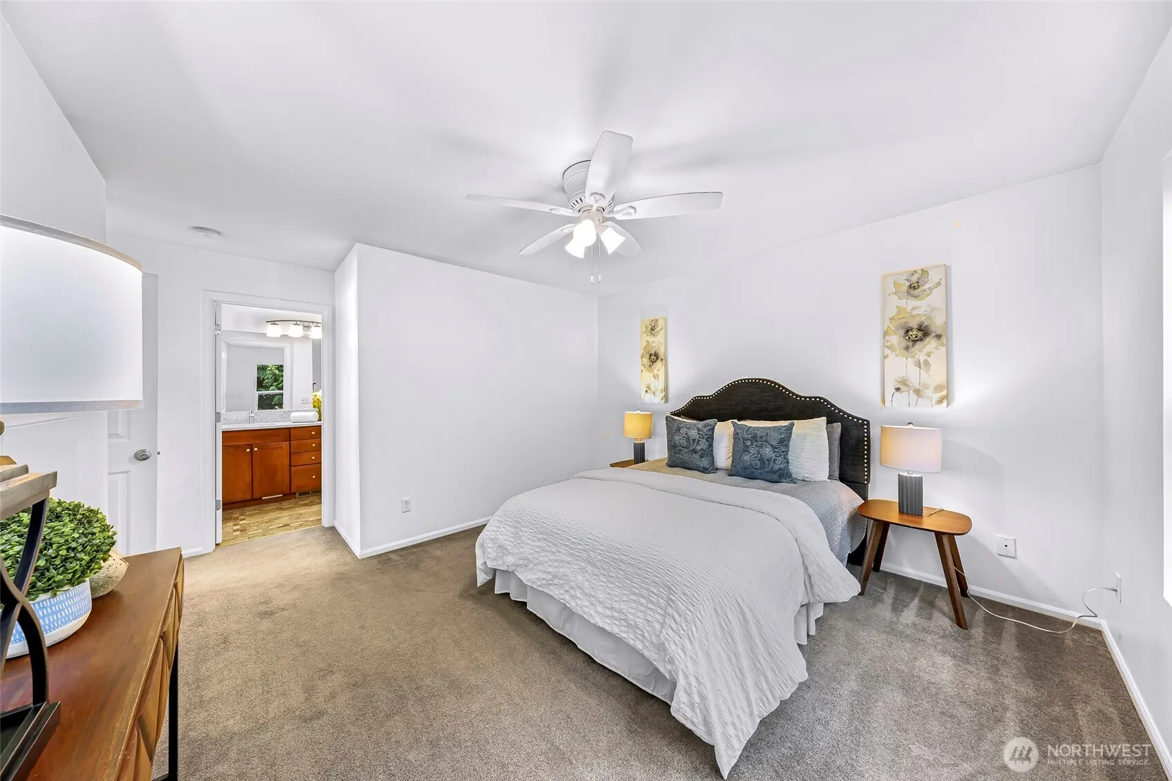 319 196th Place SW #102, Lynnwood, WA 98036