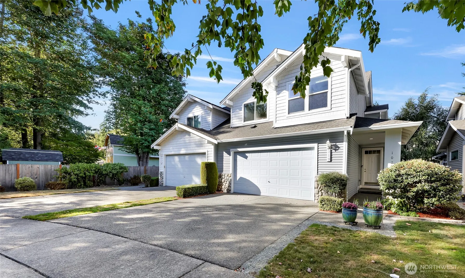 319 196th Place SW #102, Lynnwood, WA 98036