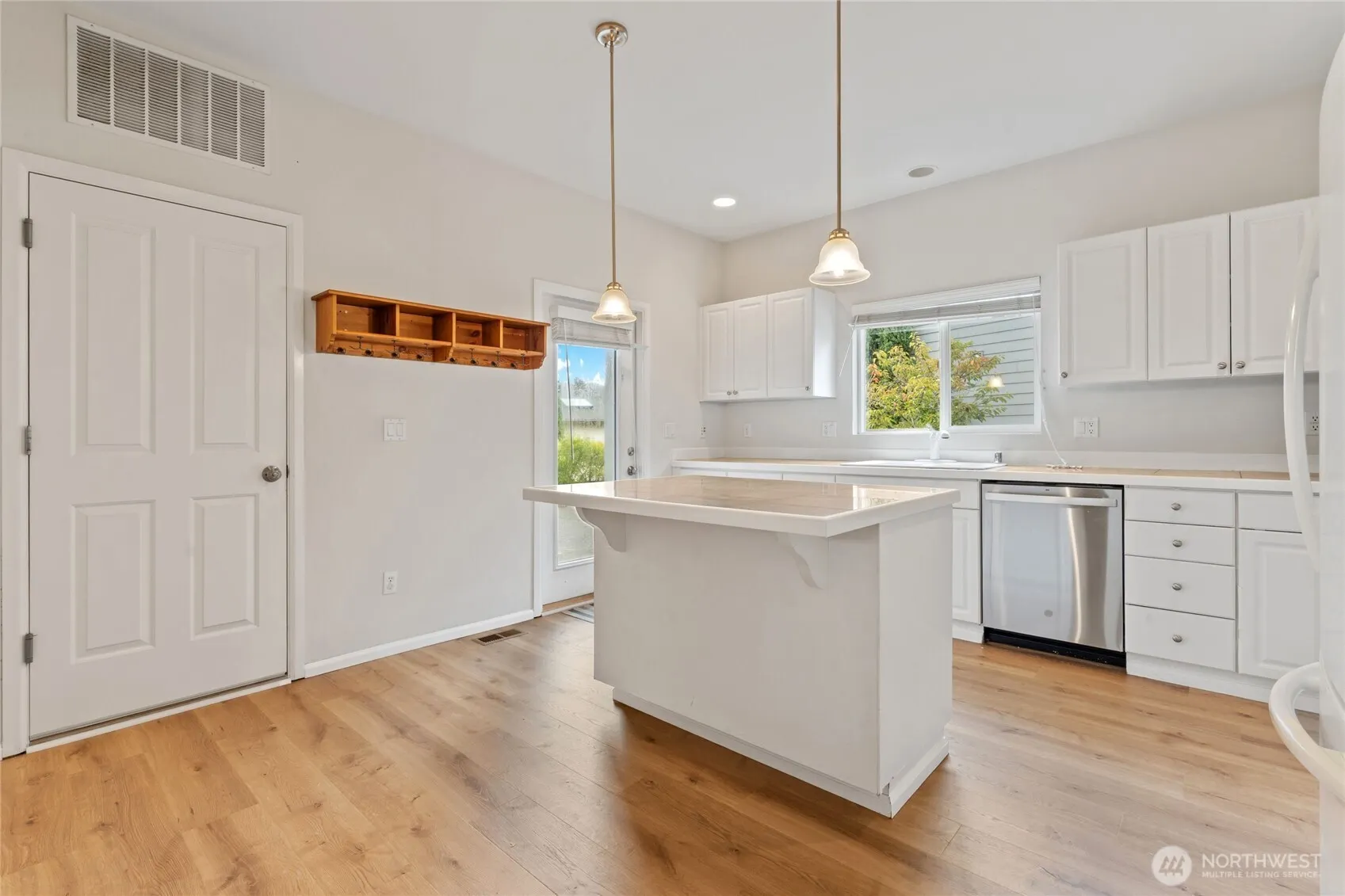 16919 165th Place SE, Renton, WA 98058