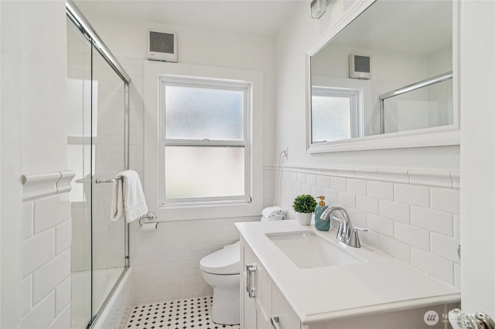 4714 4th Avenue NE, Seattle, WA 98105