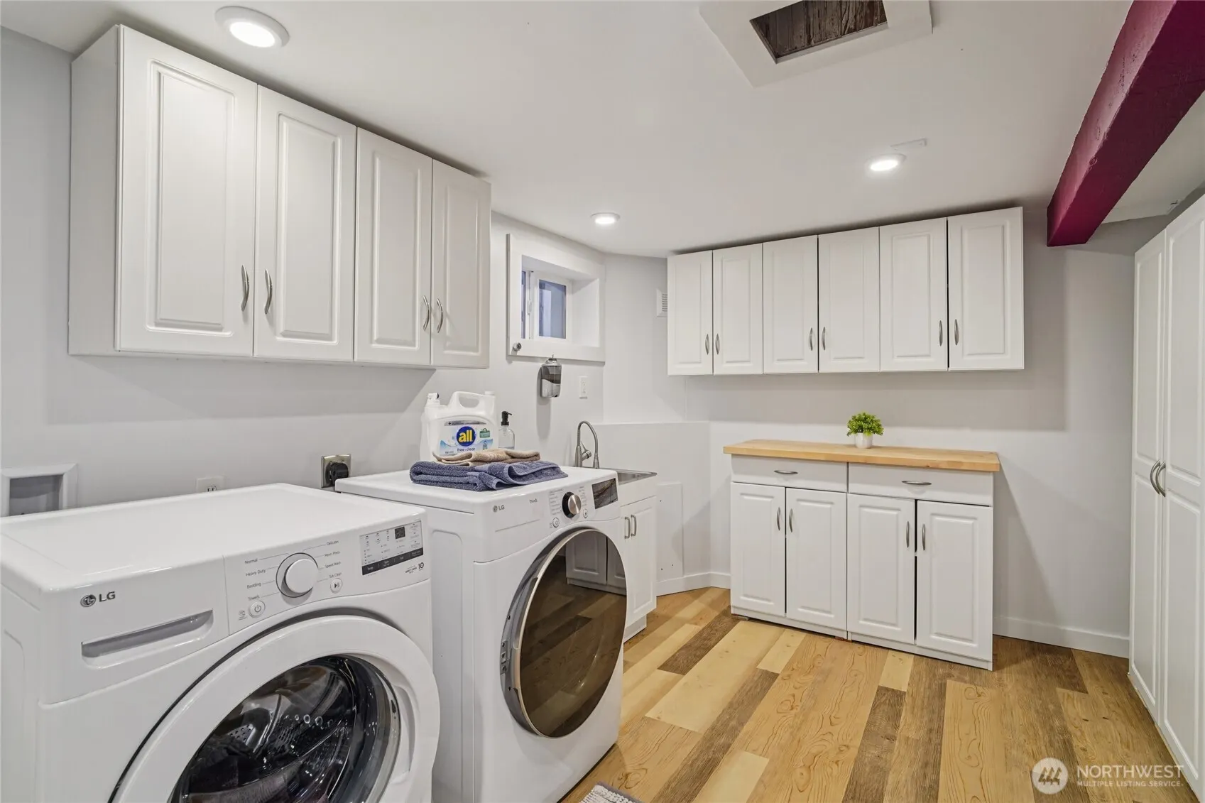 4714 4th Avenue NE, Seattle, WA 98105