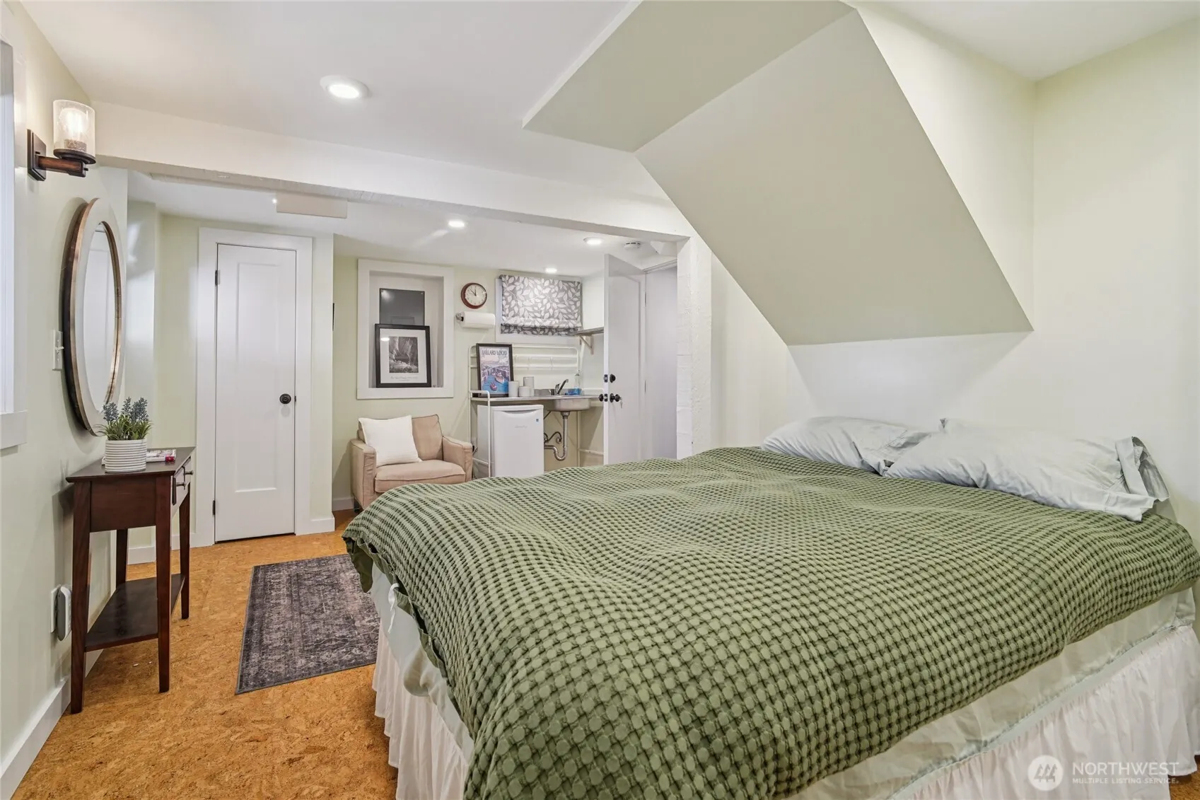 4714 4th Avenue NE, Seattle, WA 98105