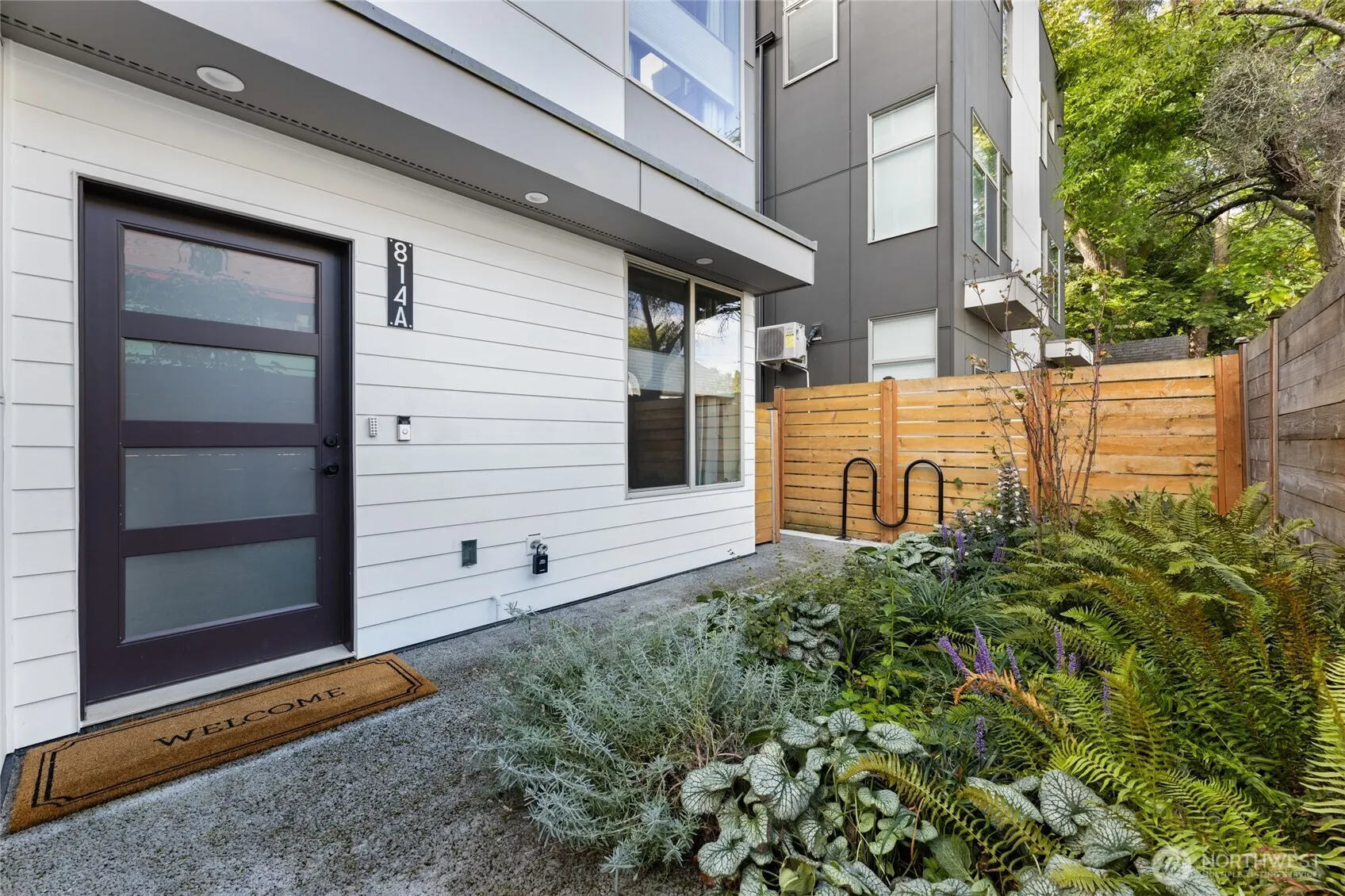 814 NW 54th St #A, Seattle, WA 98107