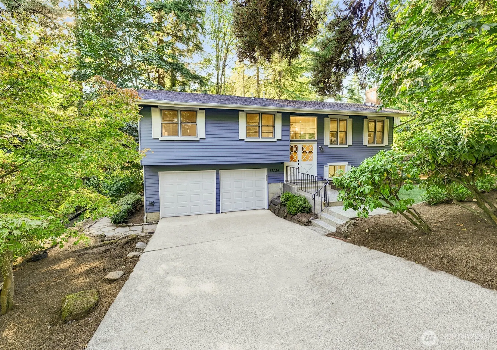 17134 NE 84th Street , Redmond, WA 98052-3972