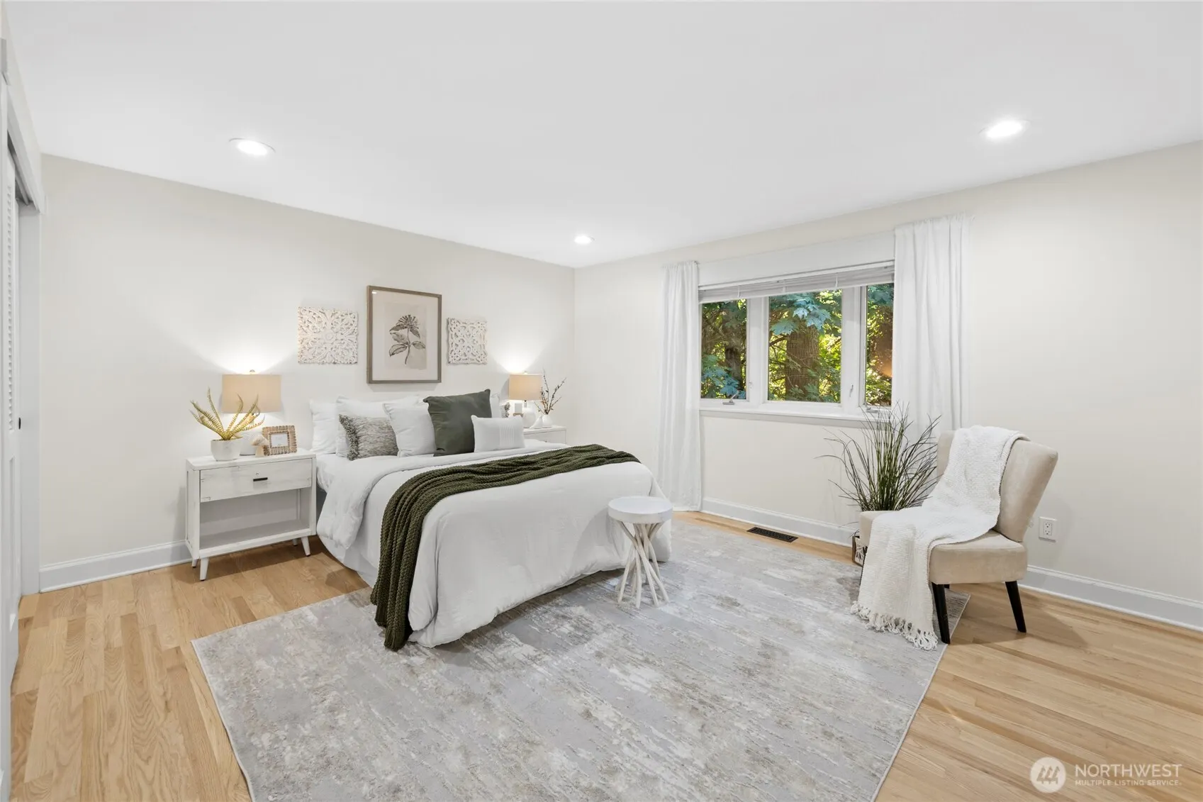 17134 NE 84th Street , Redmond, WA 98052-3972
