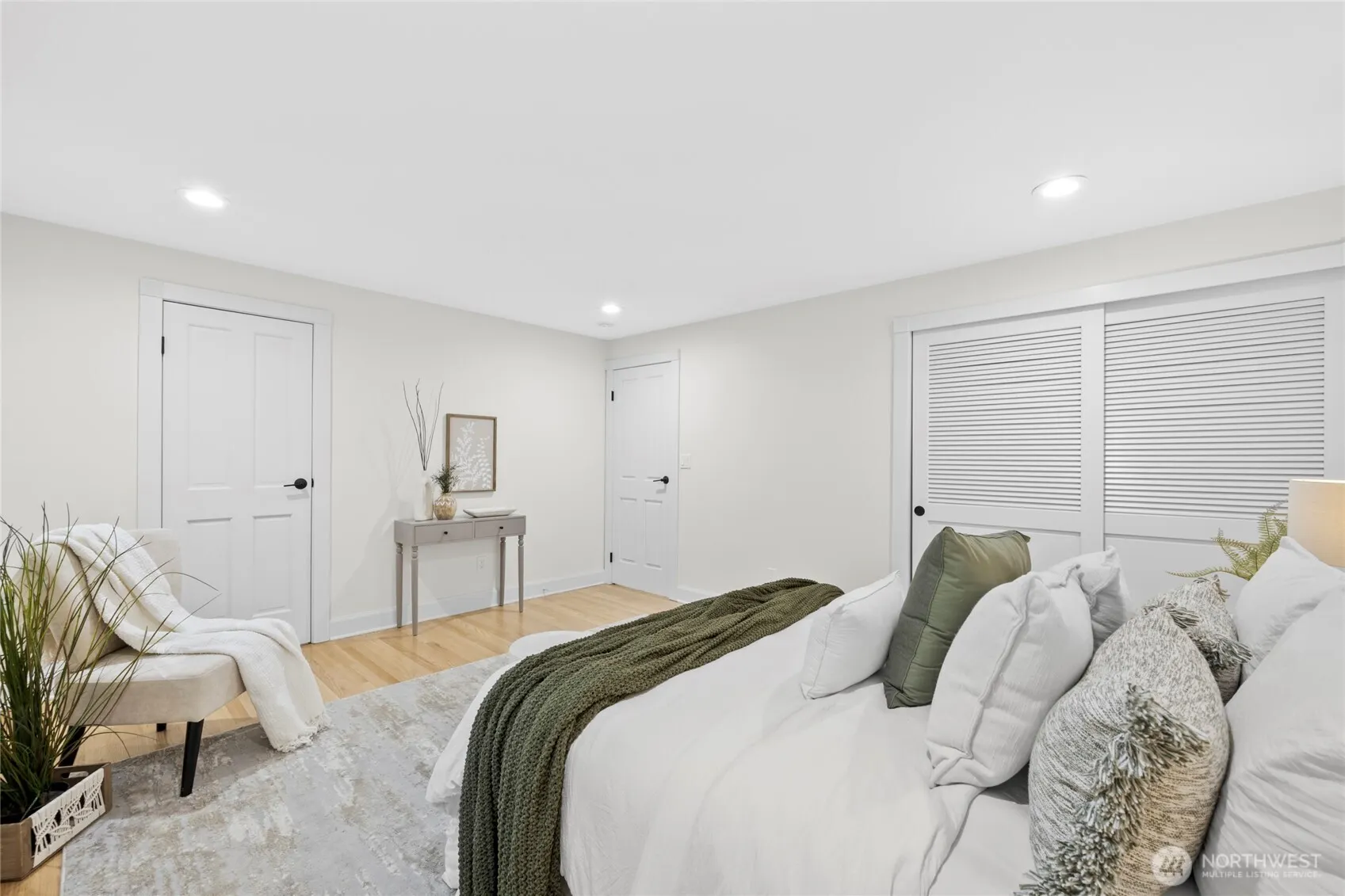 17134 NE 84th Street , Redmond, WA 98052-3972