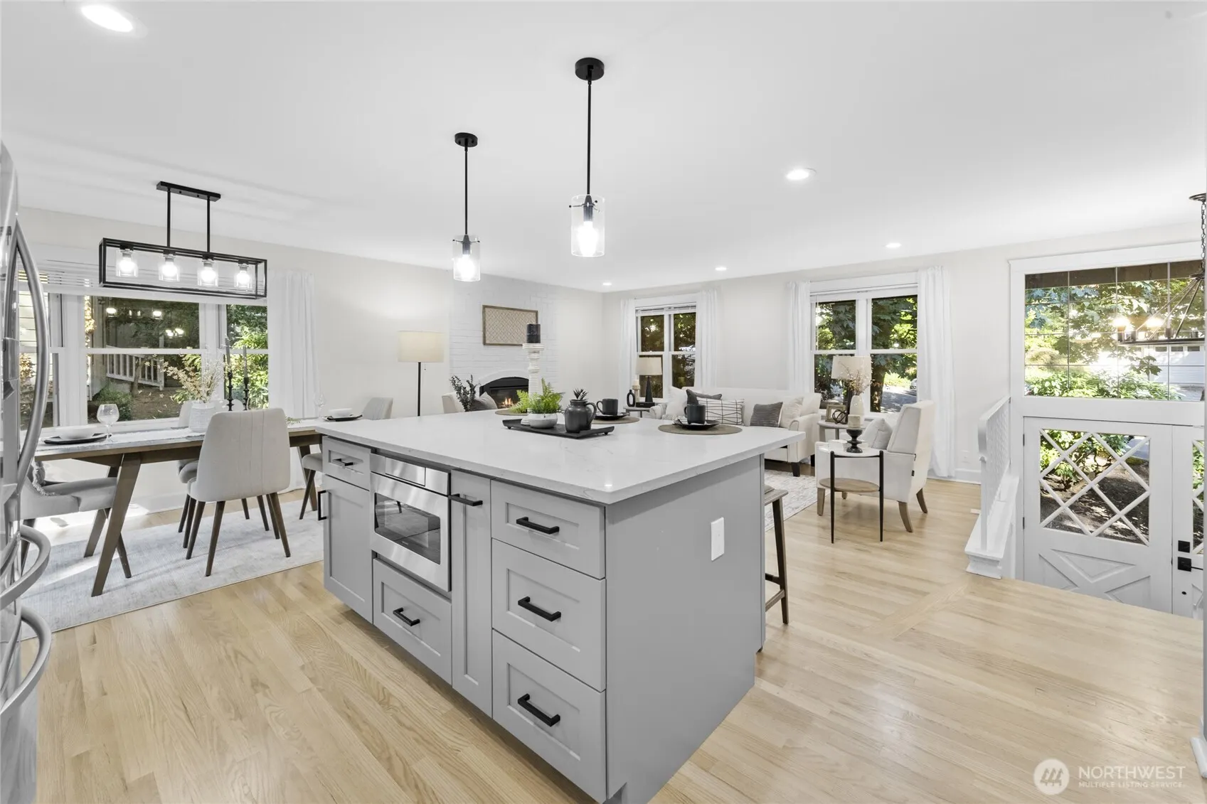 17134 NE 84th Street , Redmond, WA 98052-3972