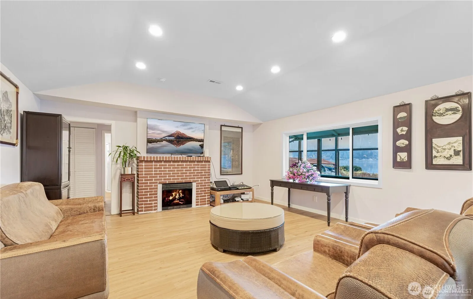 5104 NW Sammamish Road , Issaquah, WA 98027