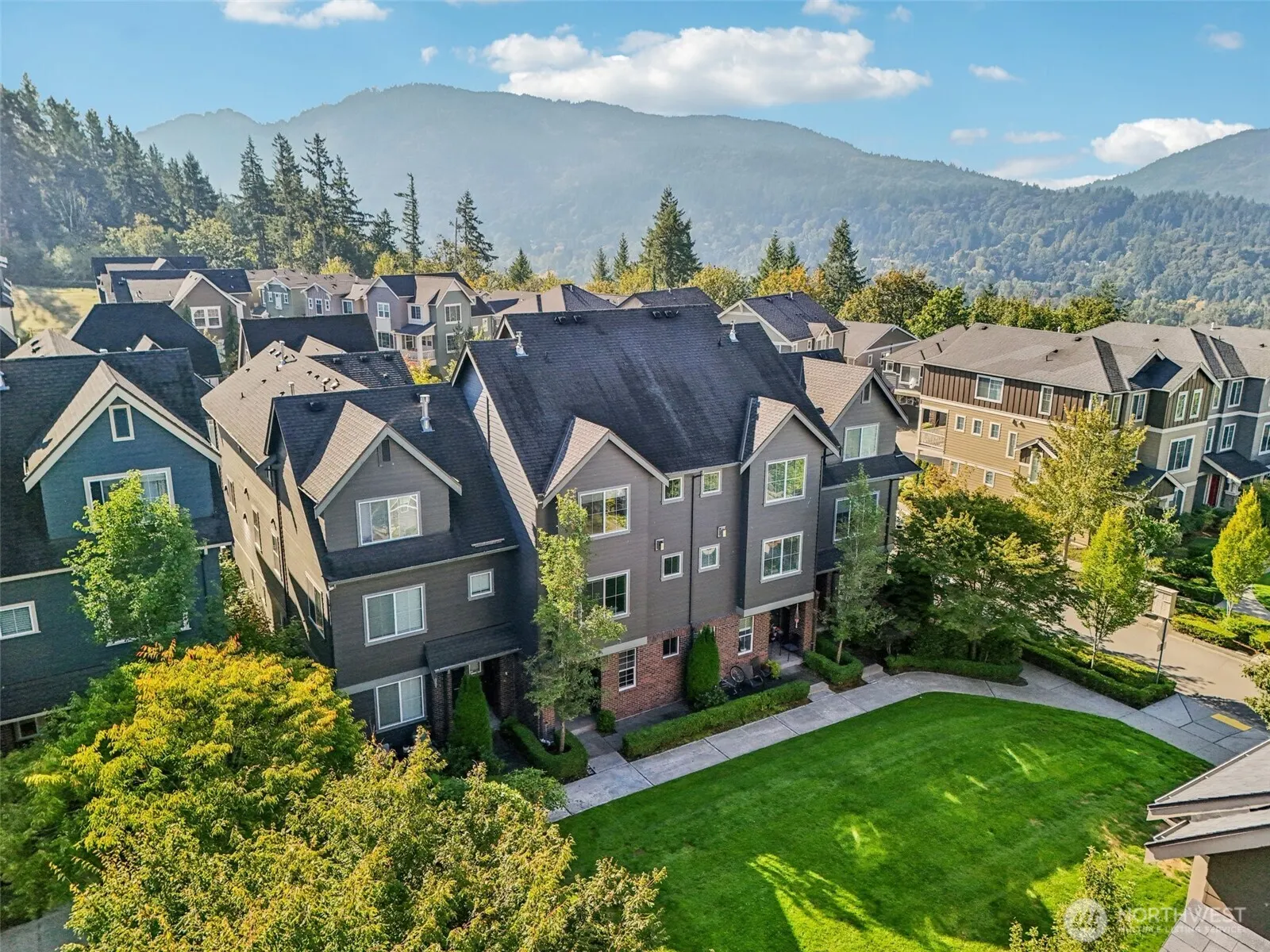 862 3rd Avenue NE, Issaquah, WA 98029