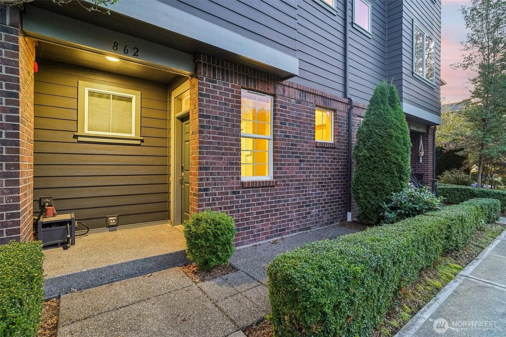 862 3rd Avenue NE, Issaquah, WA 98029
