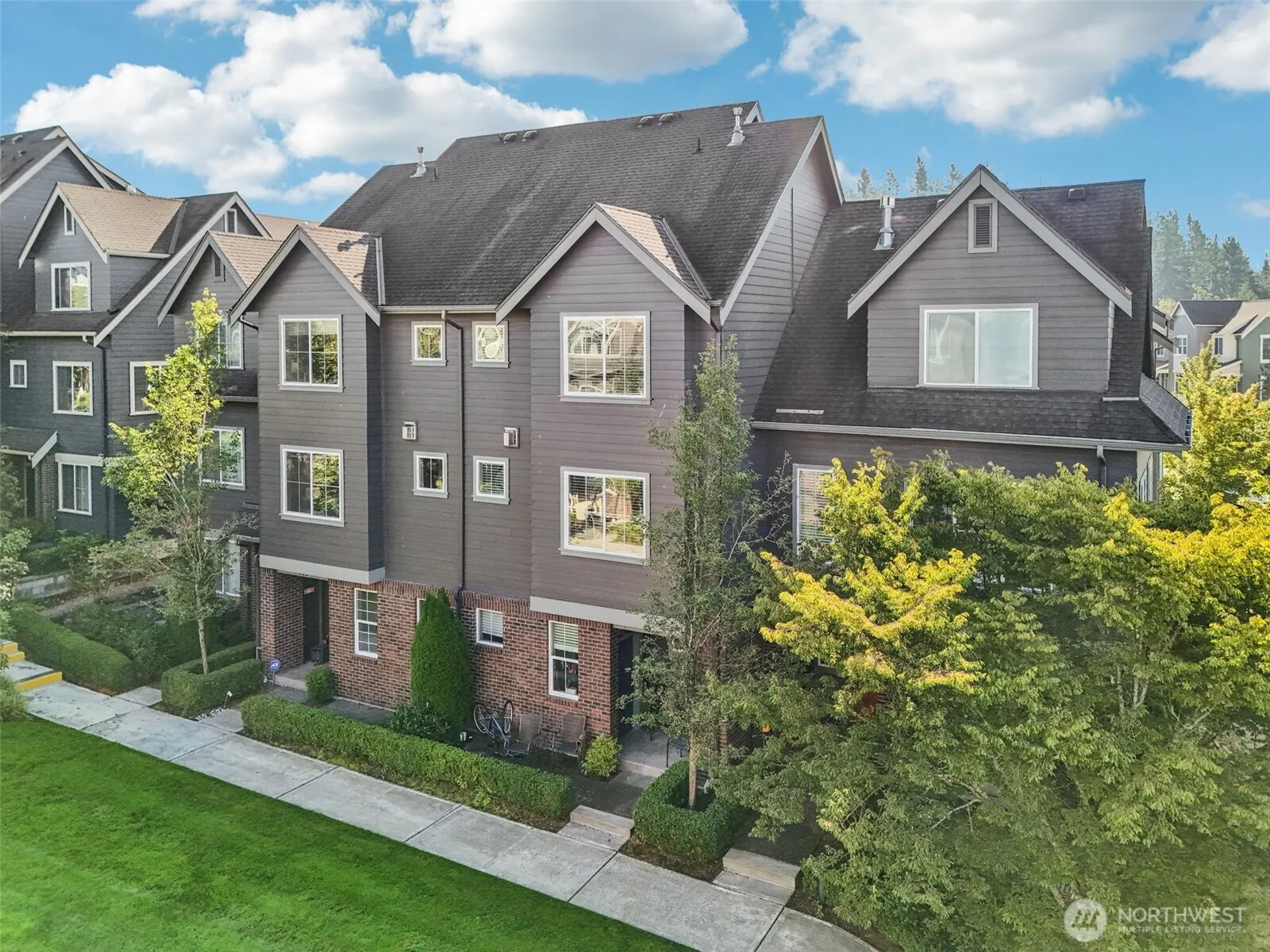 862 3rd Avenue NE, Issaquah, WA 98029