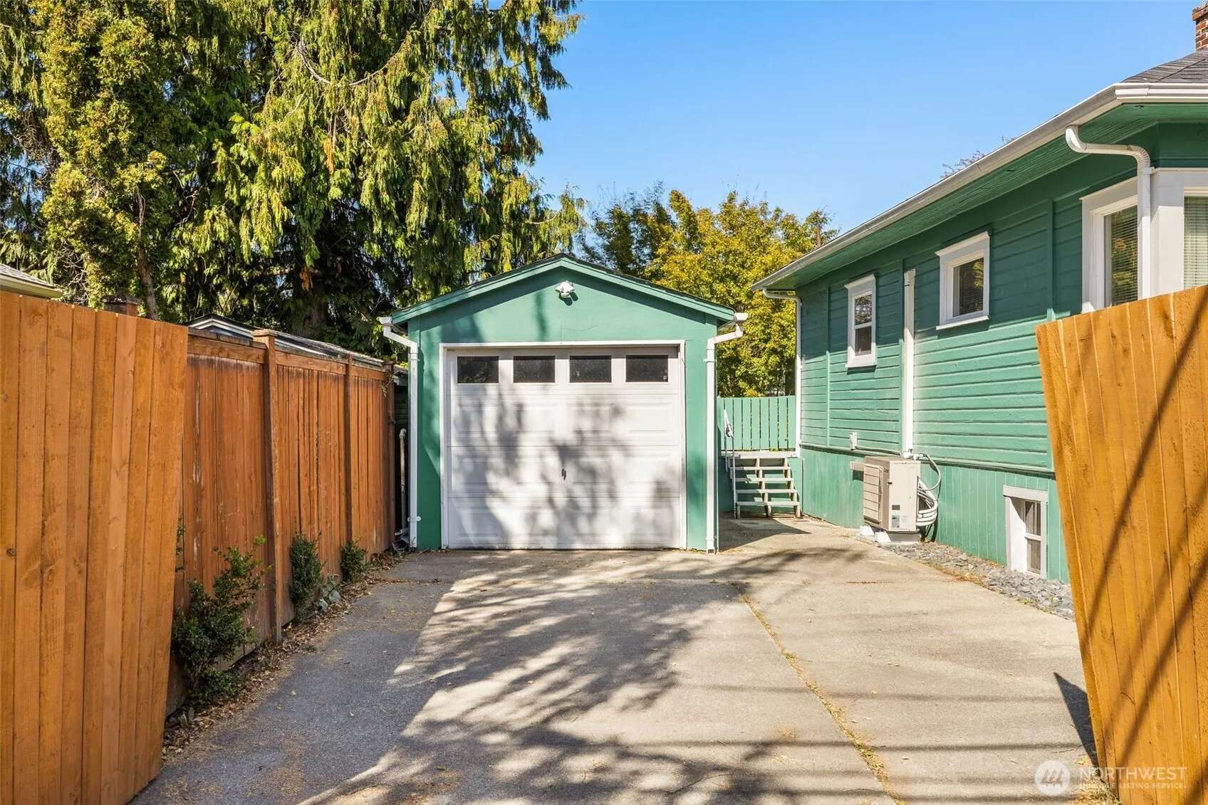4208 S Genesee Street , Seattle, WA 98118