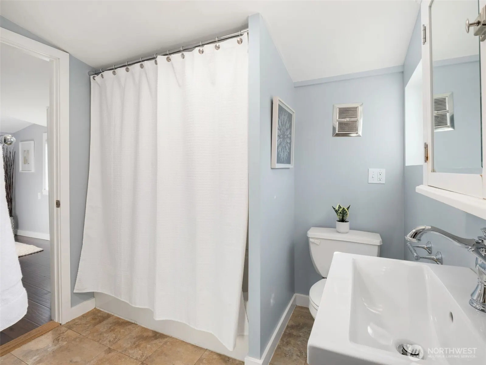 9046 9th Avenue SW, Seattle, WA 98106