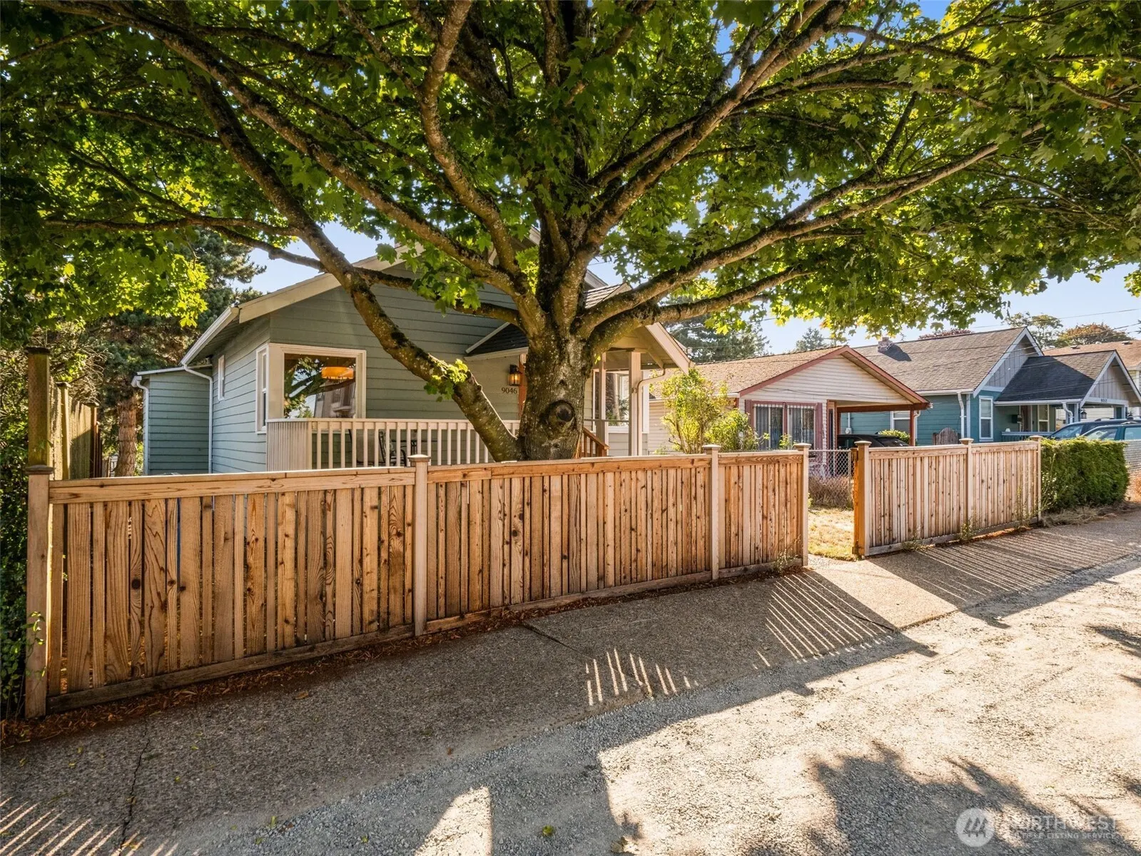 9046 9th Avenue SW, Seattle, WA 98106