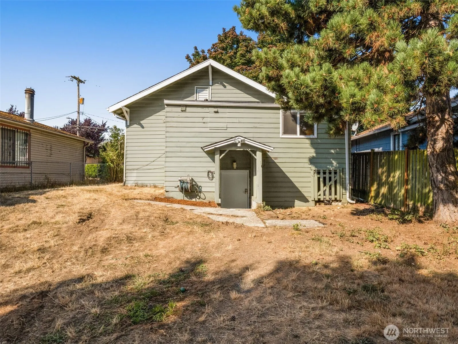 9046 9th Avenue SW, Seattle, WA 98106