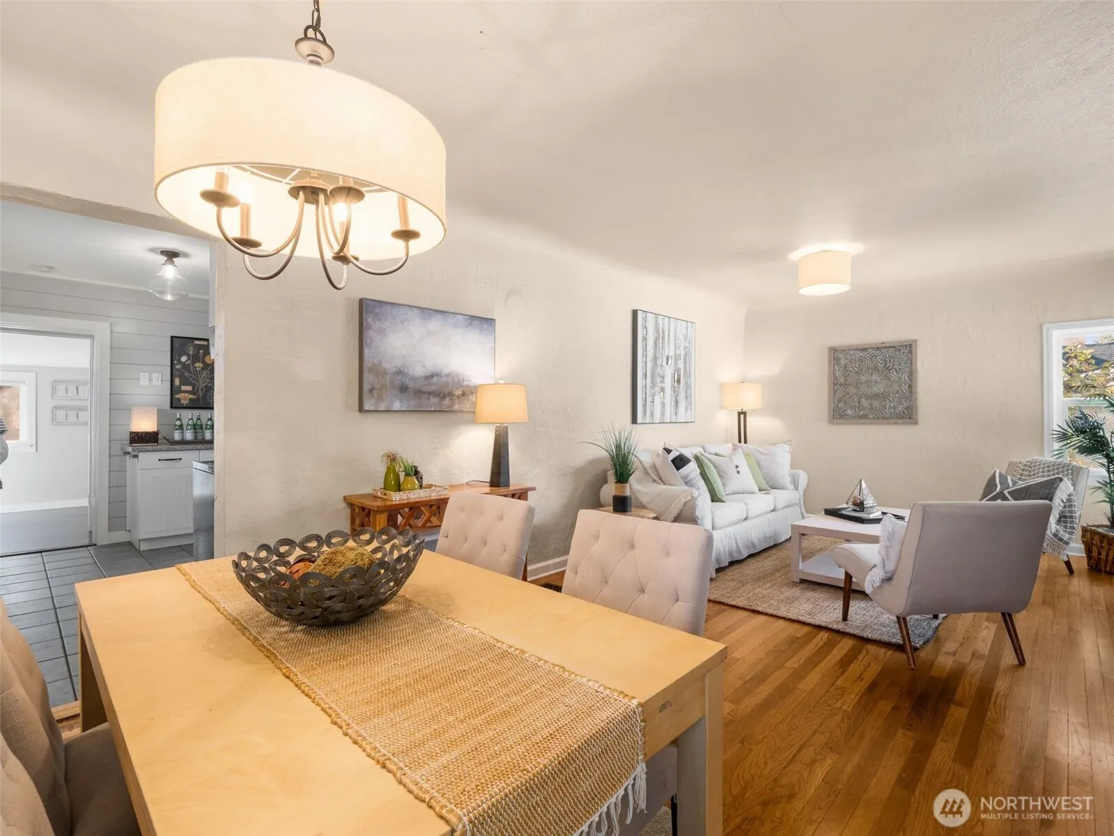 9046 9th Avenue SW, Seattle, WA 98106