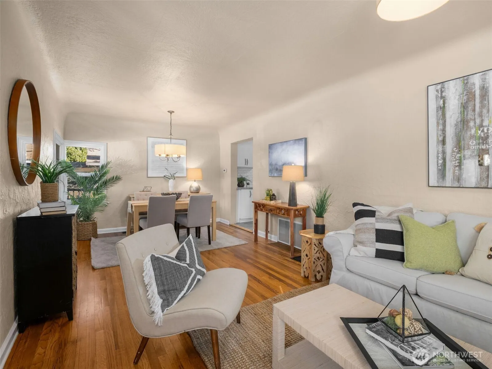 9046 9th Avenue SW, Seattle, WA 98106