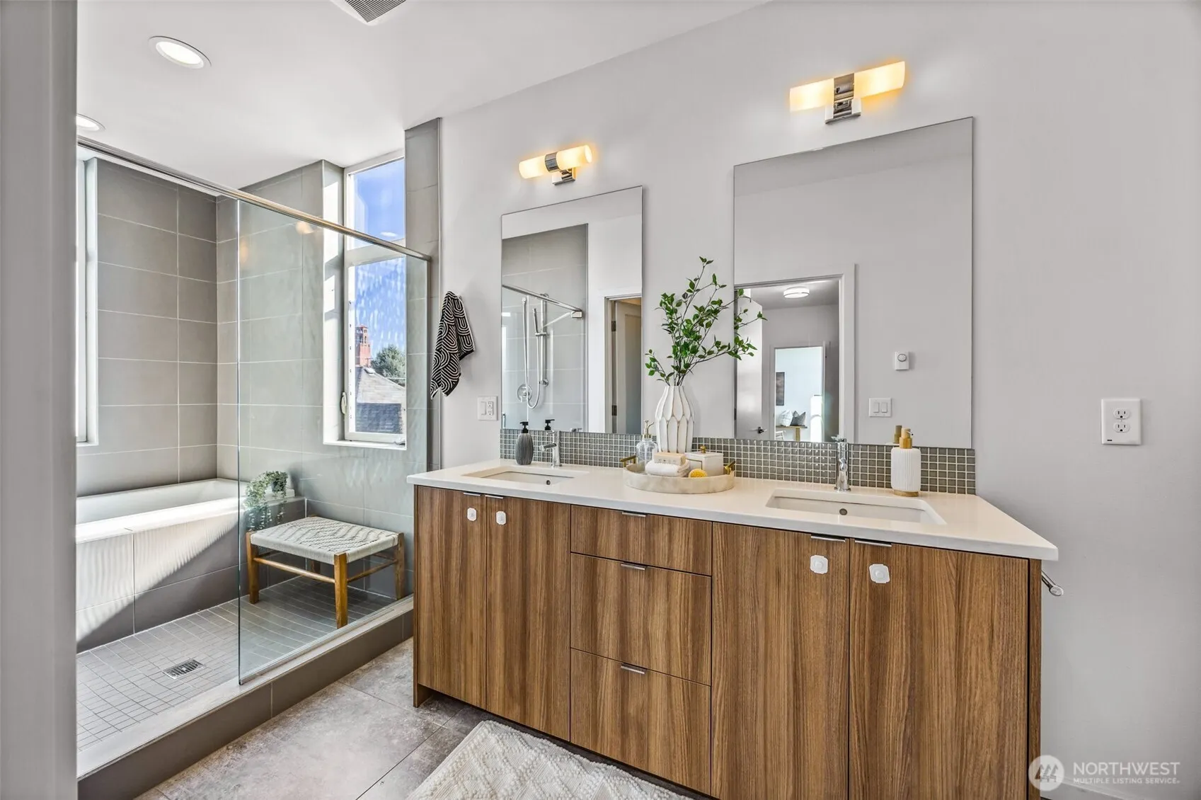 2245 NW 64th Street , Seattle, WA 98107