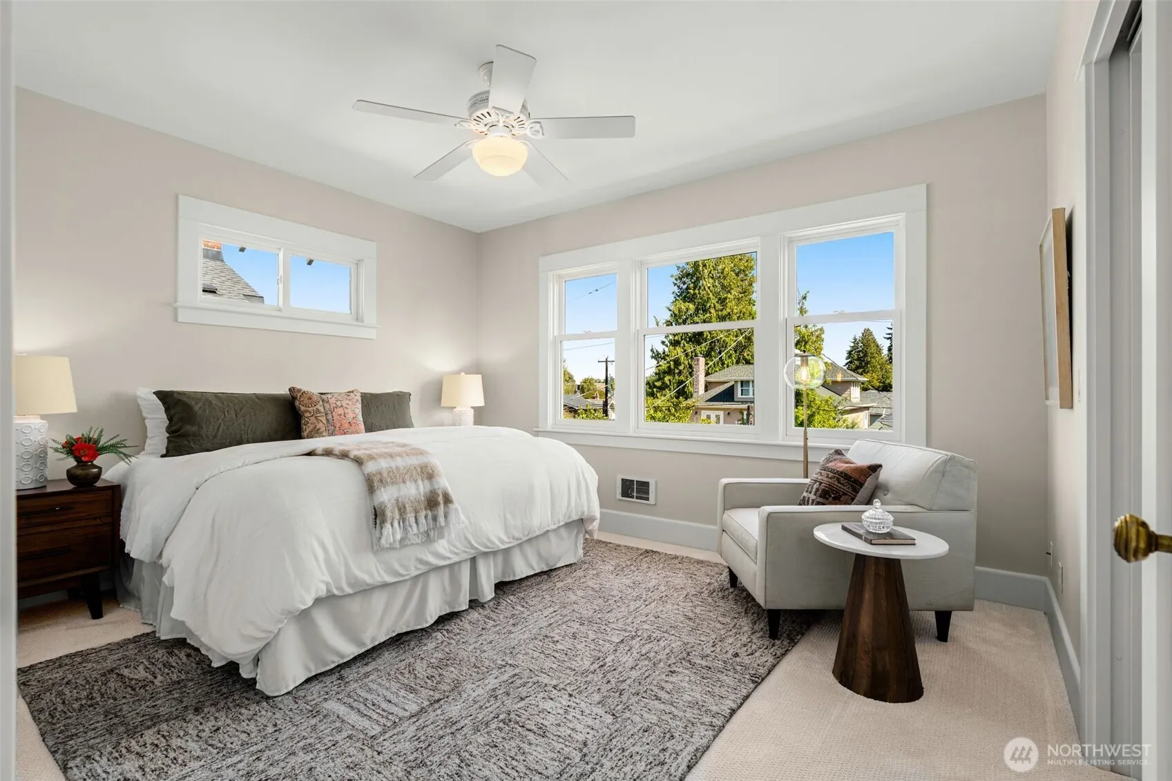 1819 2nd Avenue N, Seattle, WA 98109