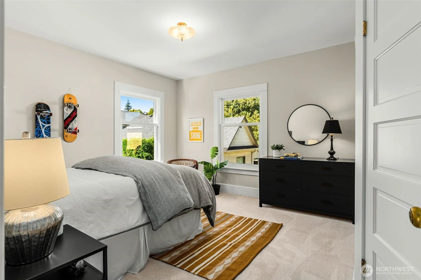1819 2nd Avenue N, Seattle, WA 98109