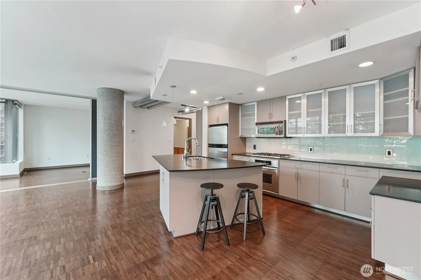 2033 2nd Avenue #400, Seattle, WA 98121
