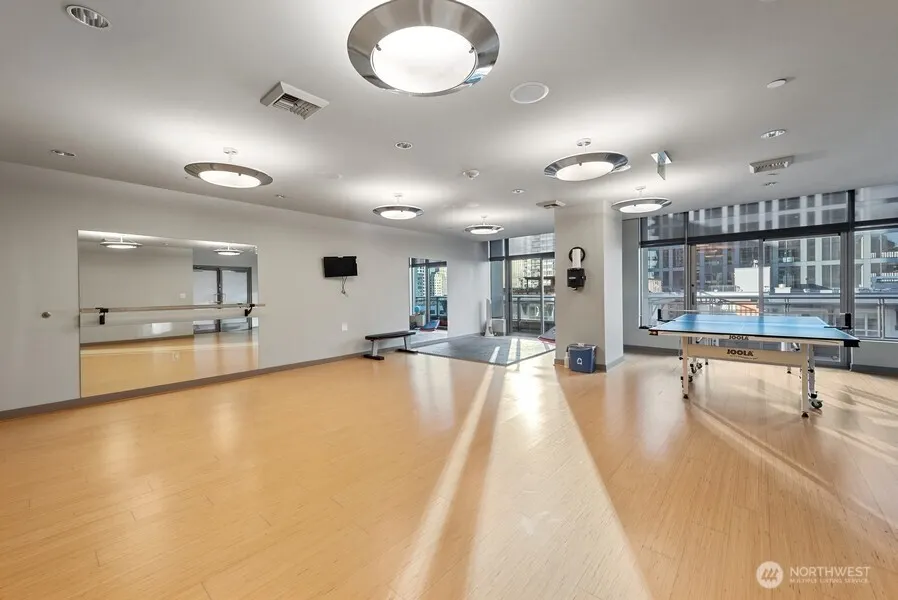 2033 2nd Avenue #400, Seattle, WA 98121