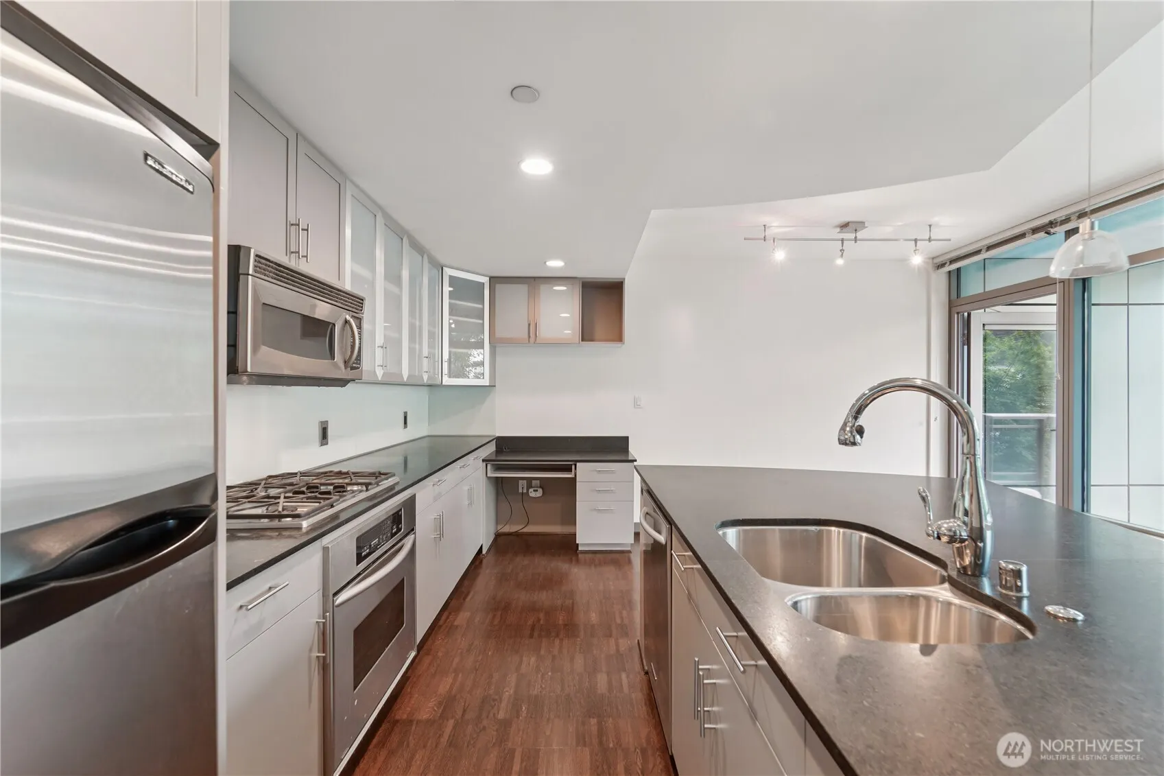 2033 2nd Avenue #400, Seattle, WA 98121
