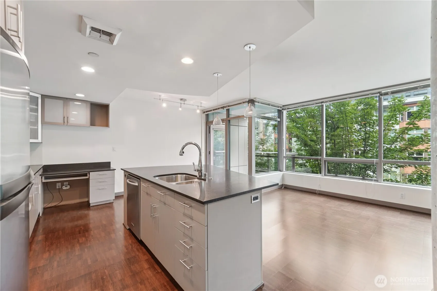 2033 2nd Avenue #400, Seattle, WA 98121
