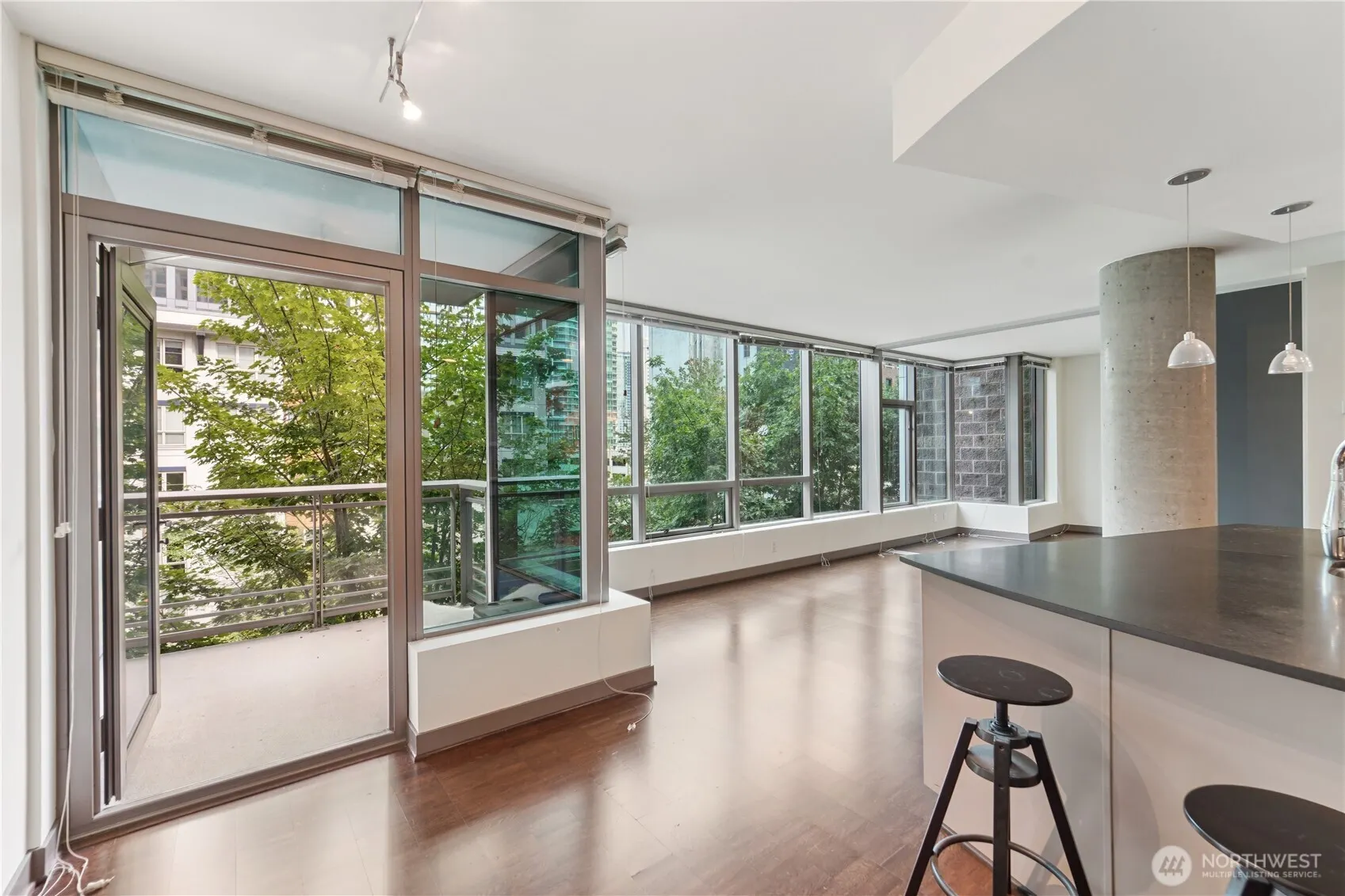2033 2nd Avenue #400, Seattle, WA 98121