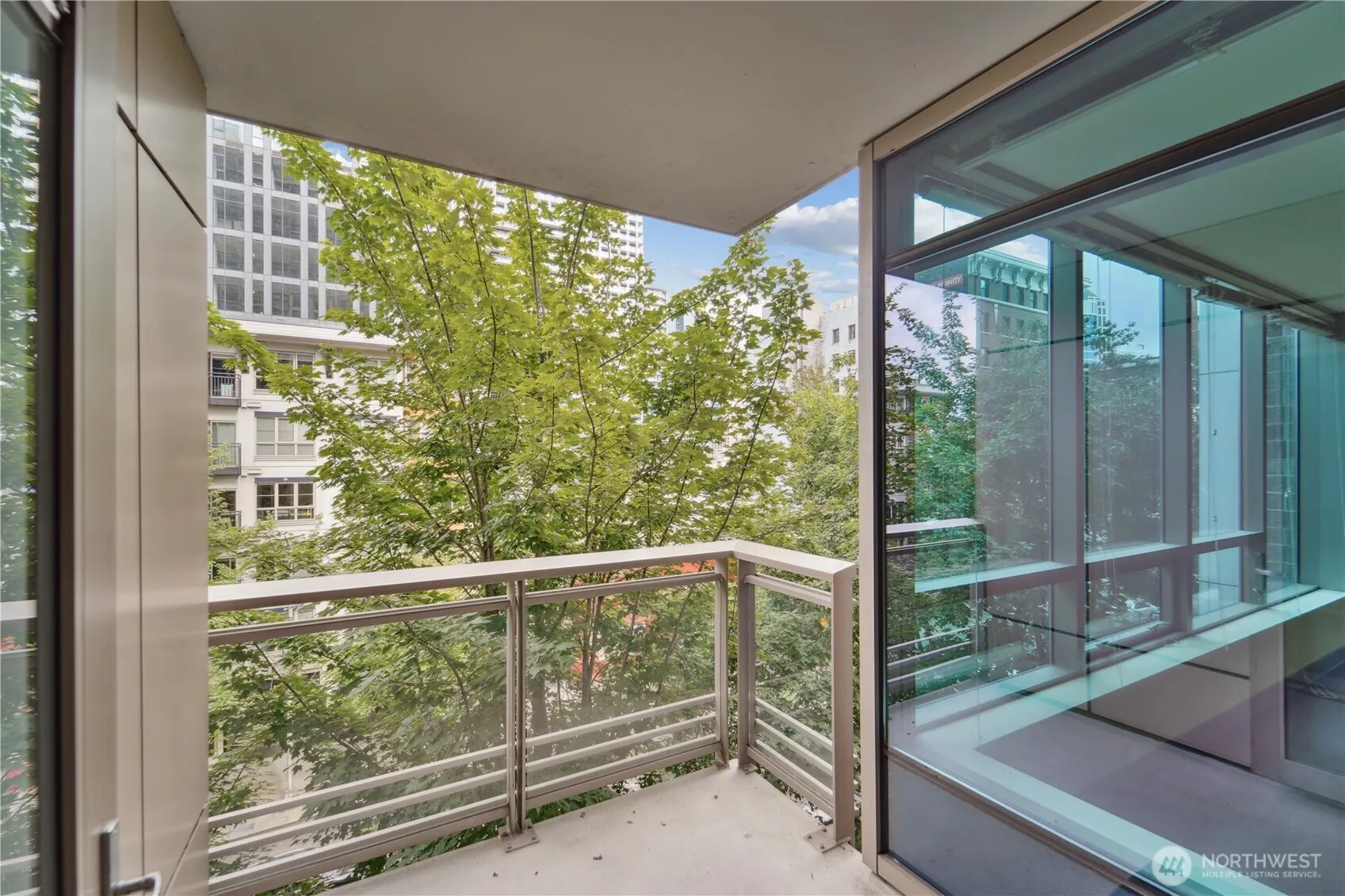 2033 2nd Avenue #400, Seattle, WA 98121