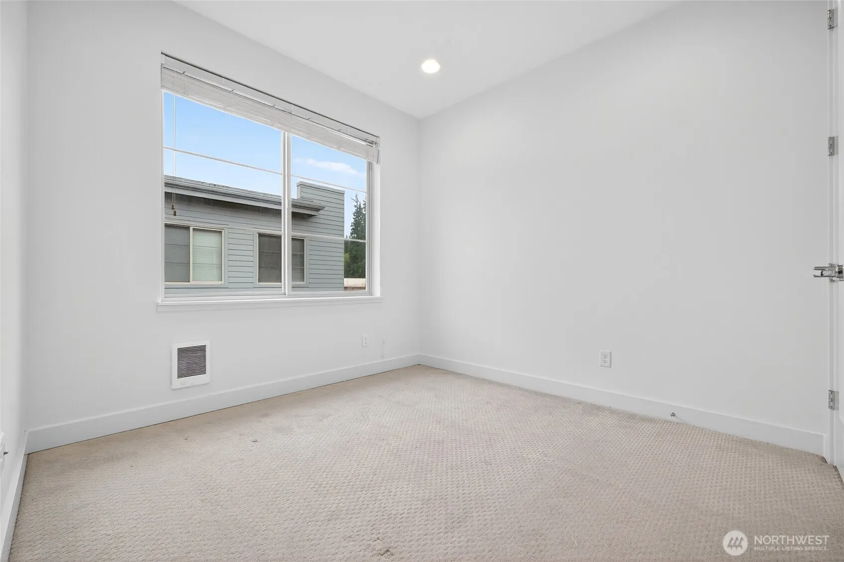 11521 117th Lane NE #2, Kirkland, WA 98033