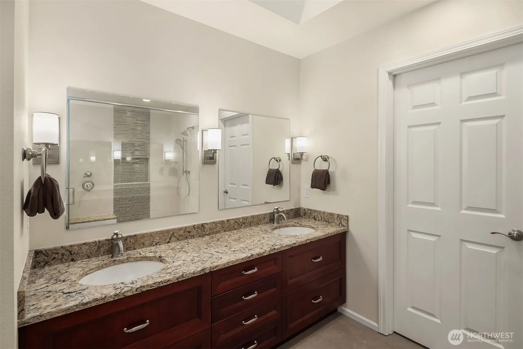 9920 197 Court NE, Redmond, WA 98053