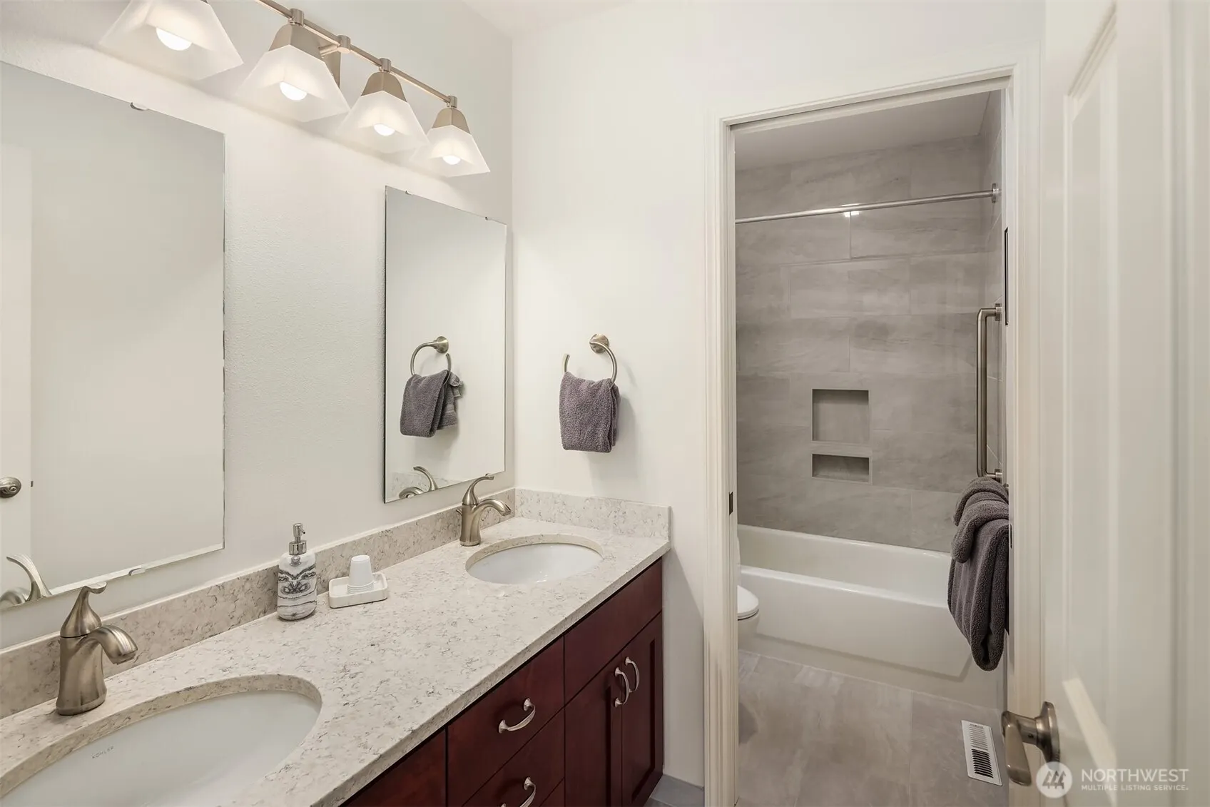 9920 197 Court NE, Redmond, WA 98053