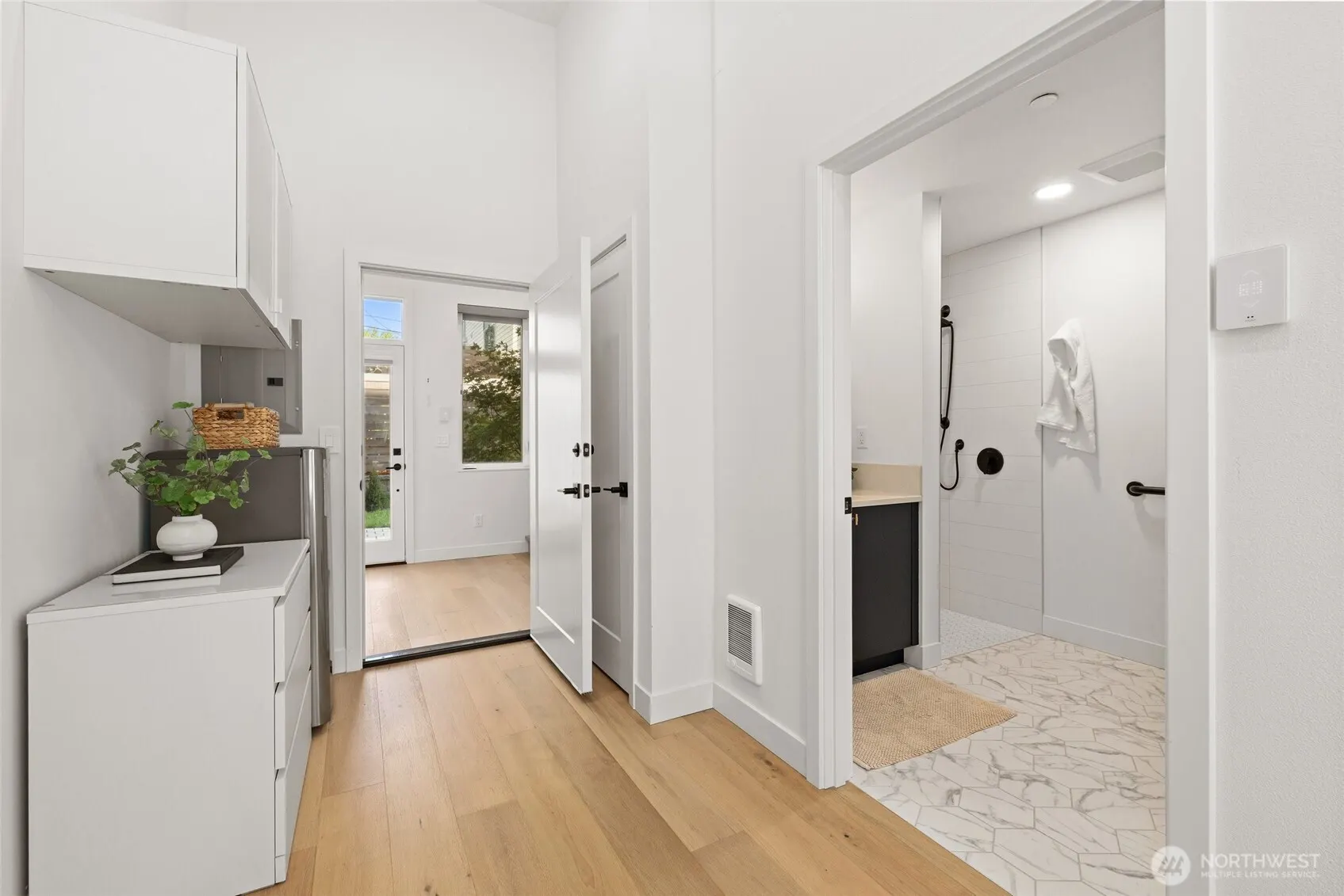 6014 A California Avenue SW, Seattle, WA 98136
