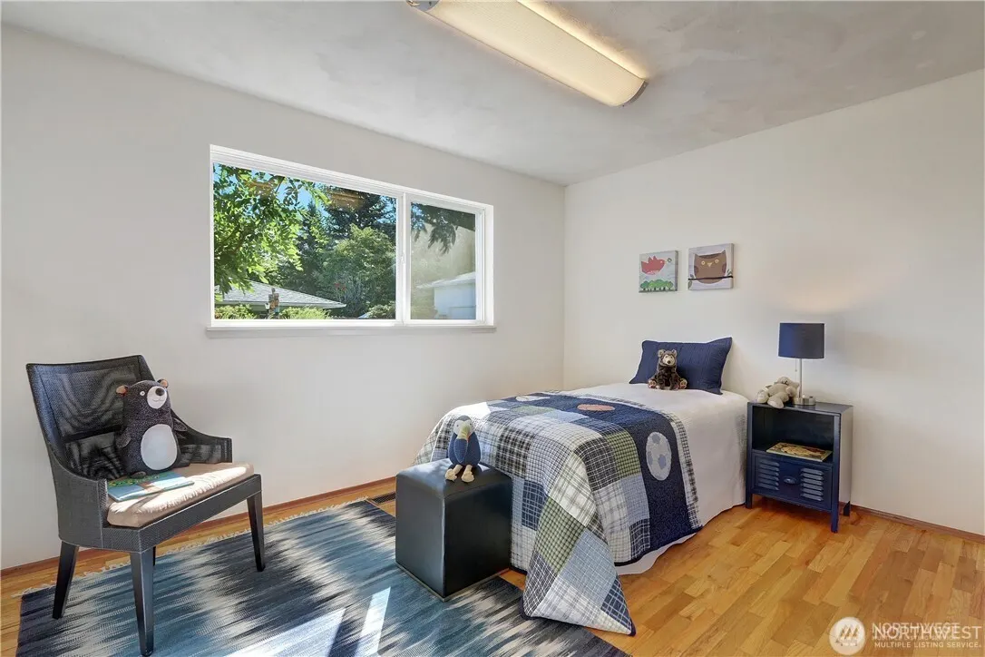 3215 NE 103rd Street , Seattle, WA 98125-7820
