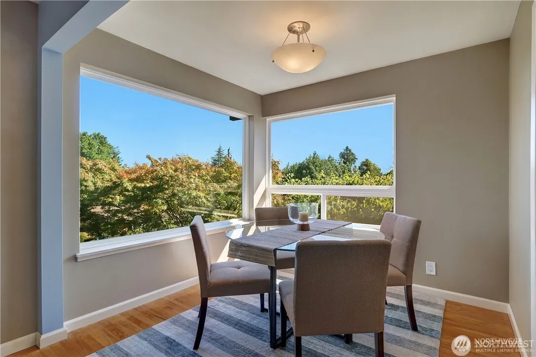 3215 NE 103rd Street , Seattle, WA 98125-7820