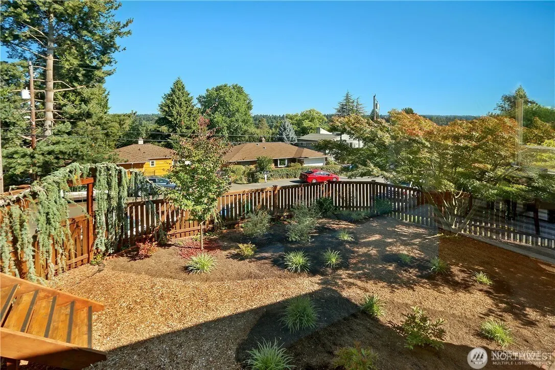 3215 NE 103rd Street , Seattle, WA 98125-7820