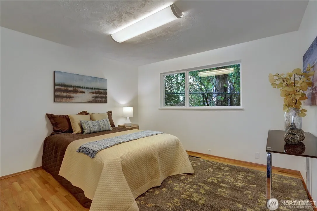 3215 NE 103rd Street , Seattle, WA 98125-7820