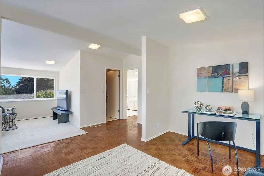 3215 NE 103rd Street , Seattle, WA 98125-7820