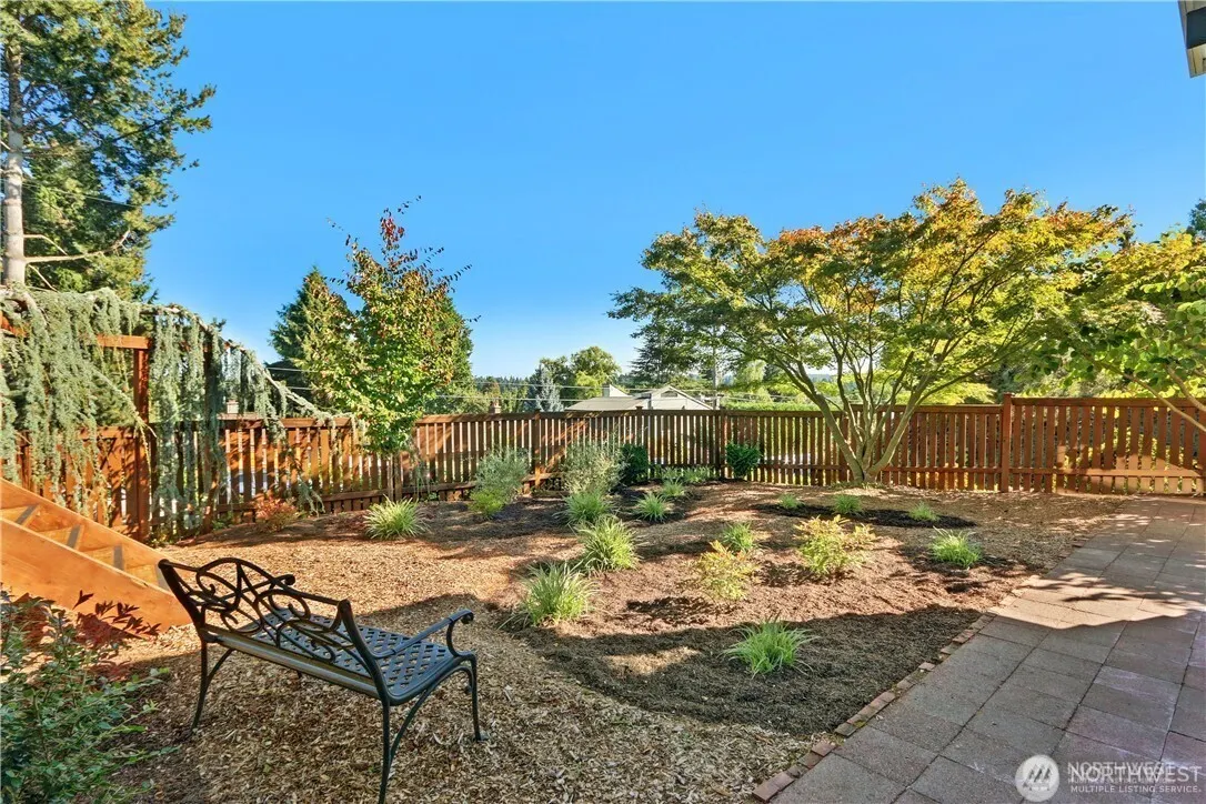 3215 NE 103rd Street , Seattle, WA 98125-7820