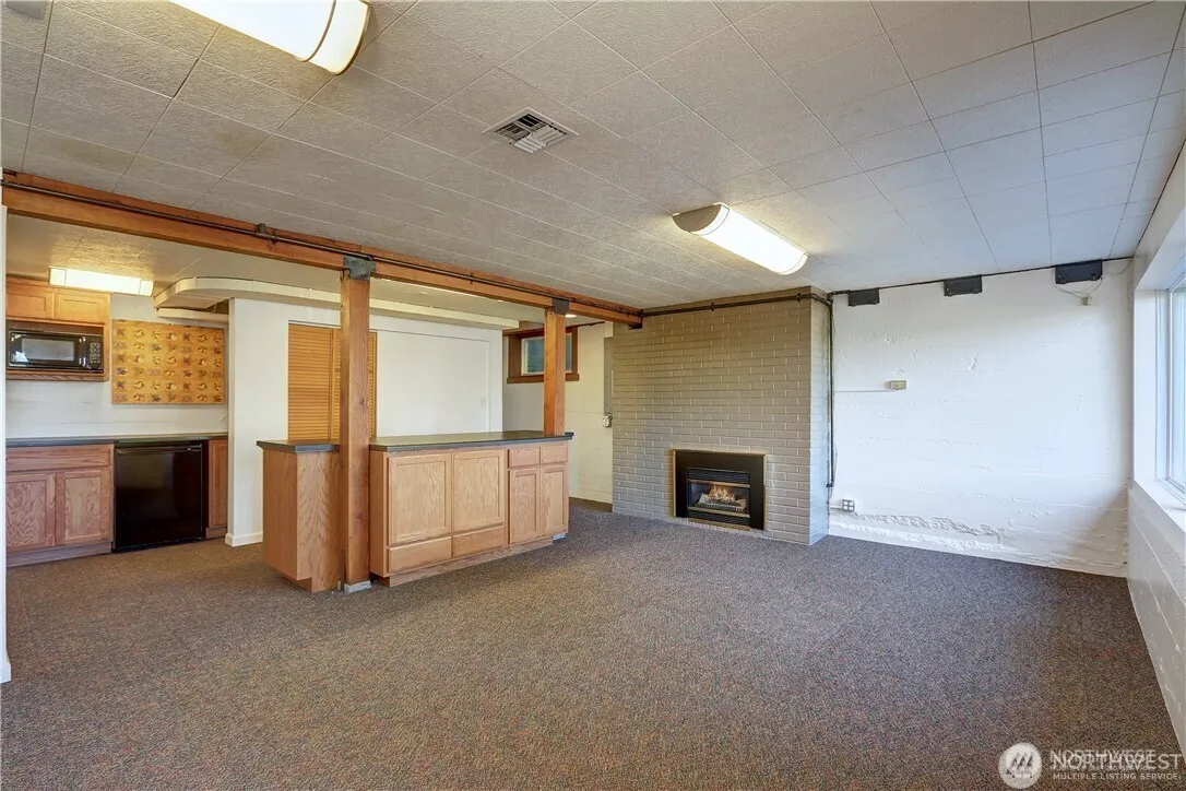 3215 NE 103rd Street , Seattle, WA 98125-7820
