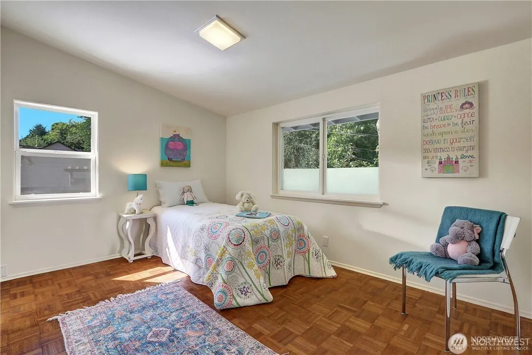 3215 NE 103rd Street , Seattle, WA 98125-7820