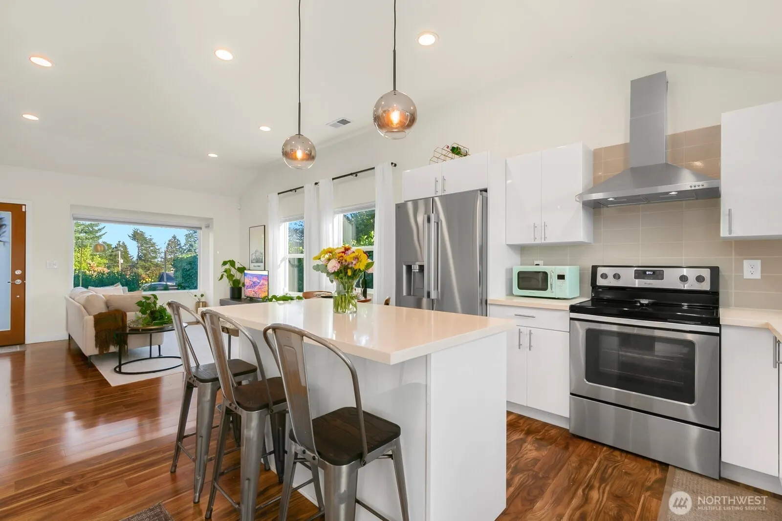 10743 Fremont Avenue N, Seattle, WA 98133